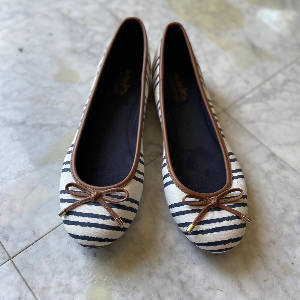 NWOT || Coach and Four flats